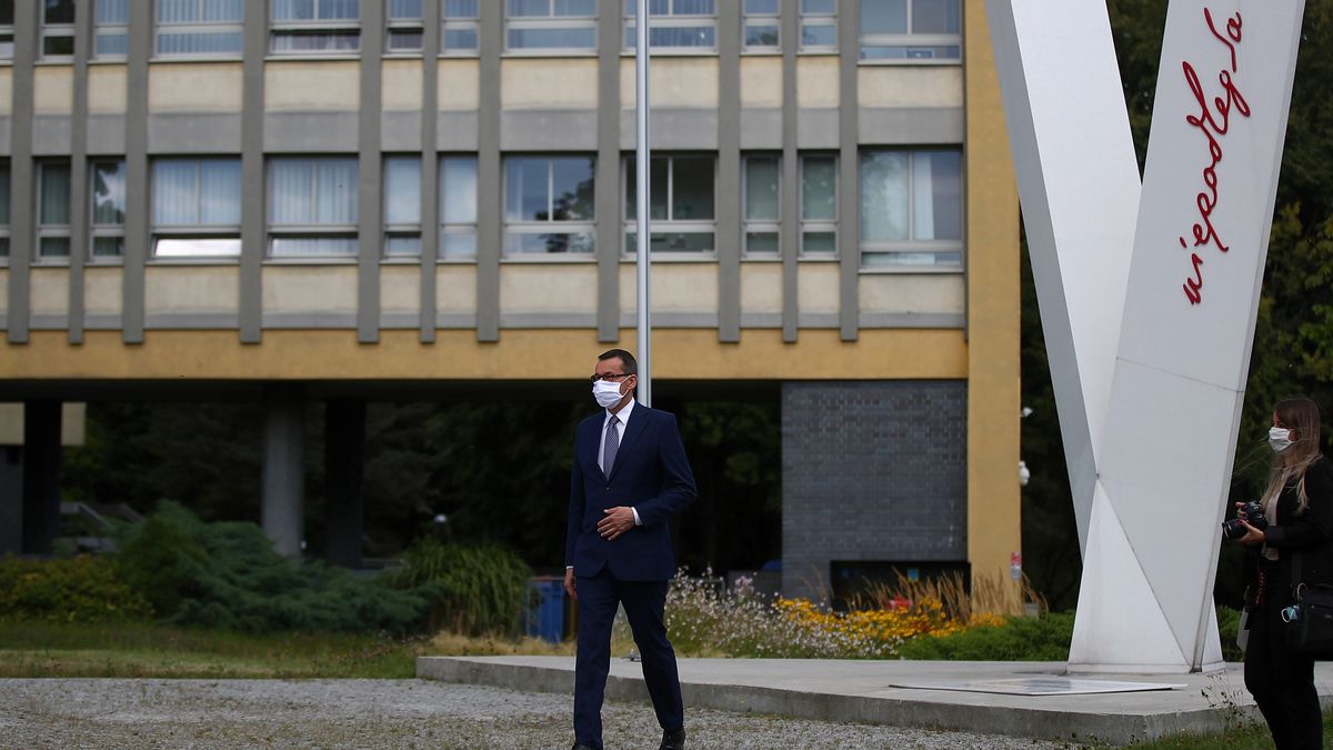 4 tys. zł ma średnio kosztować jeden maszt, przekazany gminie w ramach programu "Pod Biało-Czerwoną"