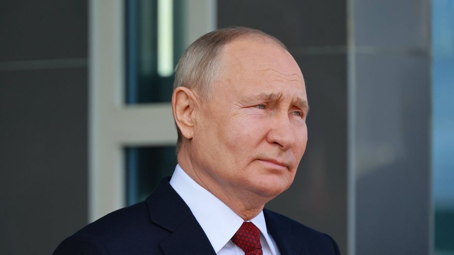 Russian President Vladimir Putin meets North Korean leader Kim Jong Un on the Vostochny cosmodrome
epa10857915 Russian President Vladimir Putin waits to greet North Korean leader Kim Jong Un during a visit to the Vostochny cosmodrome outside of the town of Tsiolkovsky (former Uglegorsk), some 180 km north of Blagoveschensk in Amur region, Russia, 13 September 2023.  EPA/VLADIMIR SMIRNOV/SPUTNIK/KREMLIN POOL MANDATORY CREDIT 
Dostawca: PAP/EPA.
VLADIMIR SMIRNOV/SPUTNIK/KREMLIN POOL
