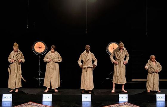 W telewizji dorośli rozbierają się przed dziećmi. Program opiera się na formacie „Ultra smider toejet”