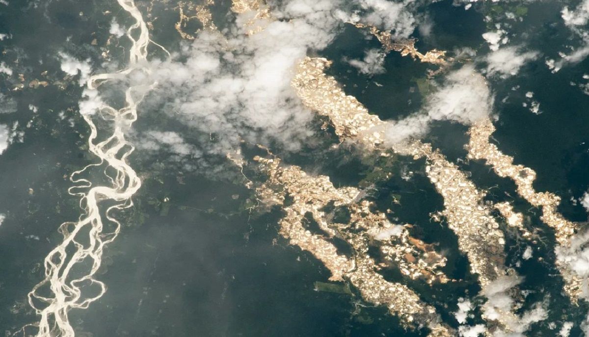 Astronauta NASA pokazał zdjęcie. "Rzeki złota" w peruwiańskiej Amazonii