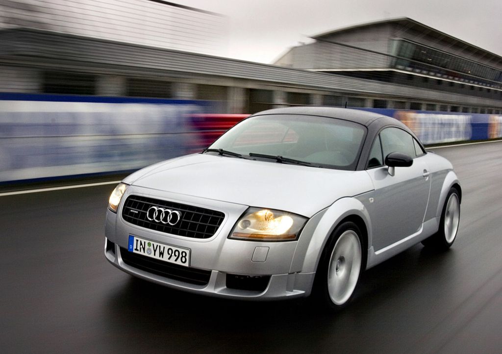 Trudno odmówić pierwszej generacji Audi TT ciekawej stylistyki. Sprawdza się nawet po latach.