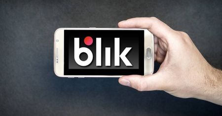 19-latka myślała, że pomaga koleżance i przekazała jej kod BLIK. To był błąd