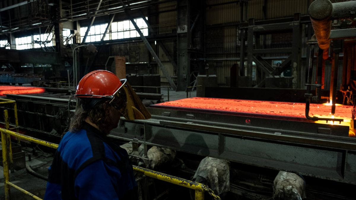 MON domyka przejęcie. Słynna huta trafi do majątku wojska