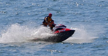 Mikołajki: Nie żyje 34-latek płynący skuterem wodnym. Zderzył się z motorówką