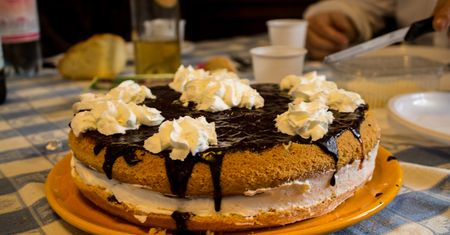 Przepis na deser 2w1! Tort serowy z konfiturą