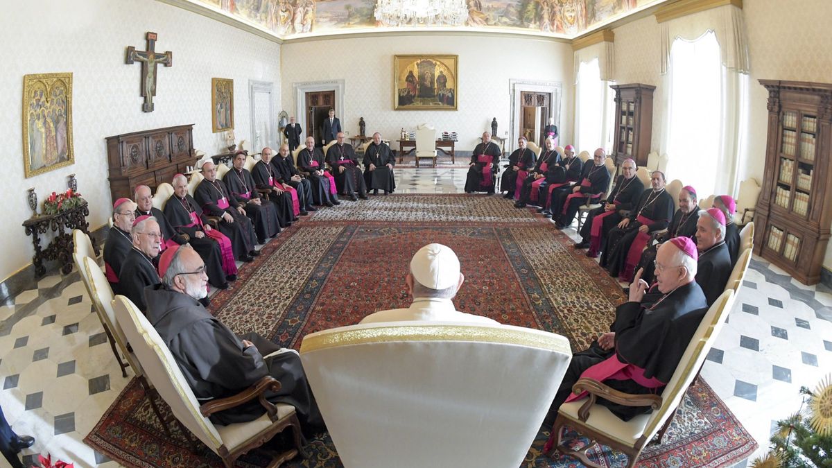 Papież Franciszek kardynal rezygnacja