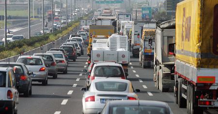 Łódź i Warszawa najbardziej zakorkowanymi miastami Polski i Europy