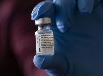 Ukryte skutki szczepionki na COVID-19? Gigant odpowiada
