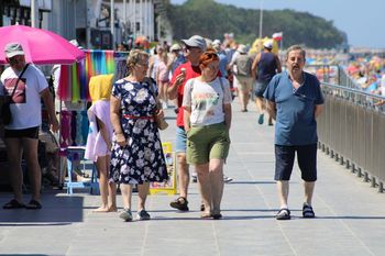 Ruszyły wakacje. Zobaczcie, co się dzieje w Sarbinowie poza plażą. Turyści nie tylko plażują