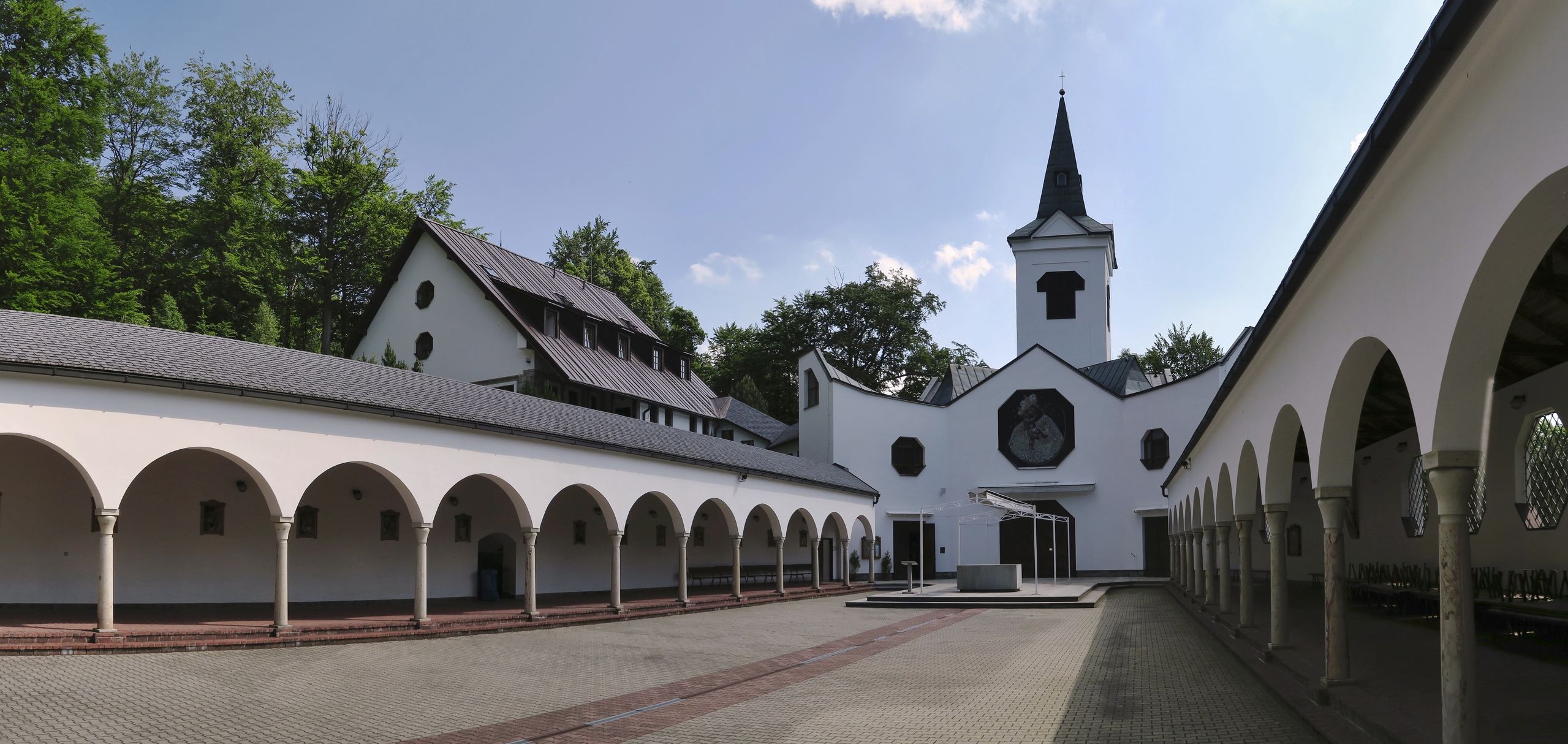 Kościół Matki Boskiej Pomocnej - Maria Hilf nieopodal Zlatych Hor