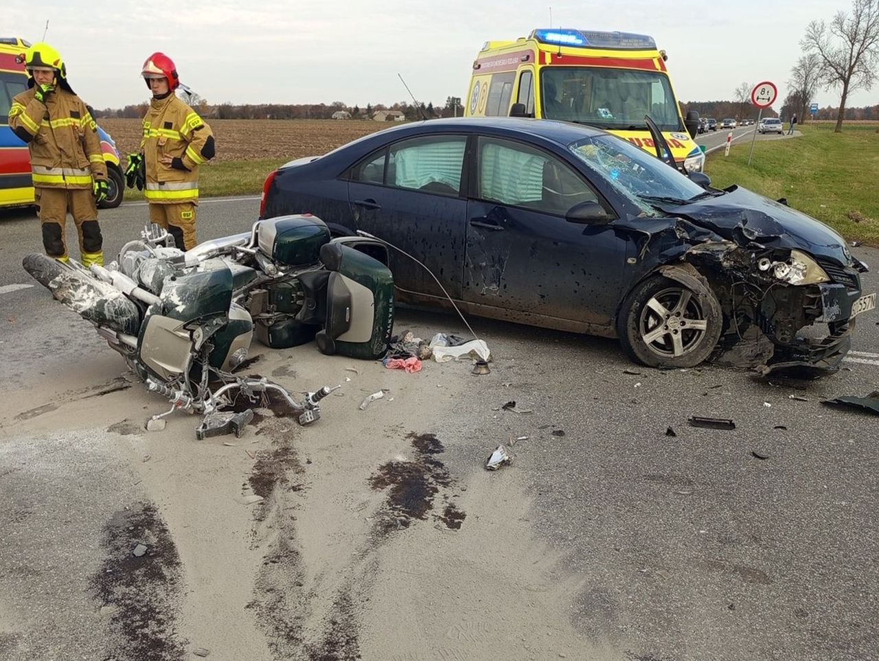 Bezwola: Motocyklista ranny po zderzeniu z osobówką