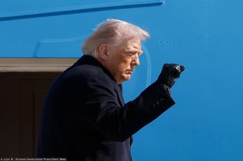 Trump o operacji przeciwko Iranowi. "Przebiega bardzo dobrze"