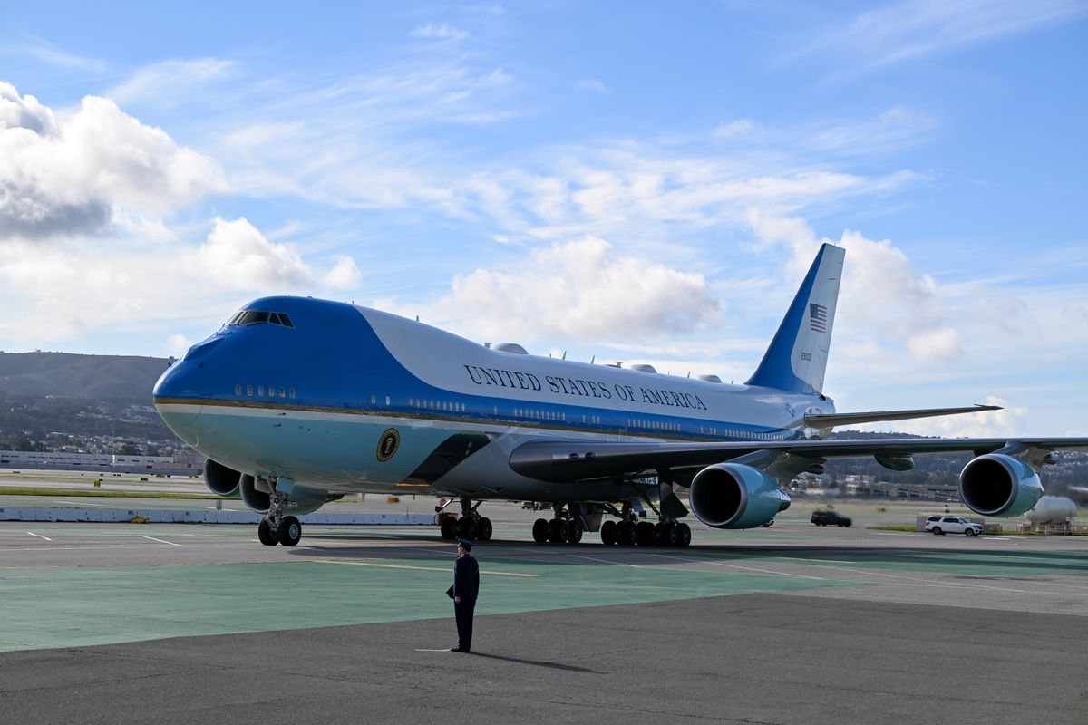 Air Force One, którym podróżuje prezydent USA Joe Biden