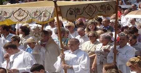 Utrudnienia w ruchu drogowym w czasie uroczystości Bożego Ciała