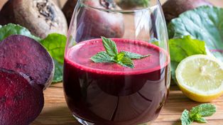 Wystarczy jedna szklanka dziennie. Obniża ciśnienie krwi i wspiera trawienie