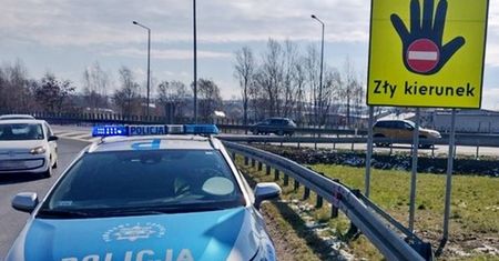 Szczyt głupoty. Popisy kierowcy na S17