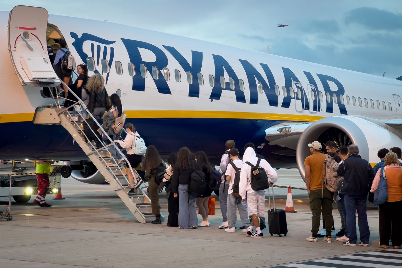 Ryanair ogranicza loty. Mniej połączeń do popularnych państw