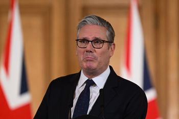 W poniedziałek Starmer poda się do dymisji? "To spekulacje"