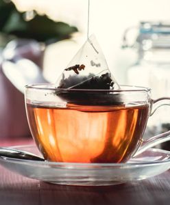 Zużyta torebka po herbacie ma wiele zastosowań. Przyda się w kuchni i łazience