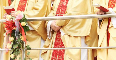 Koronawirus.10 redemptorystów zakażonych podczas święceń. Rozjechali się po Polsce