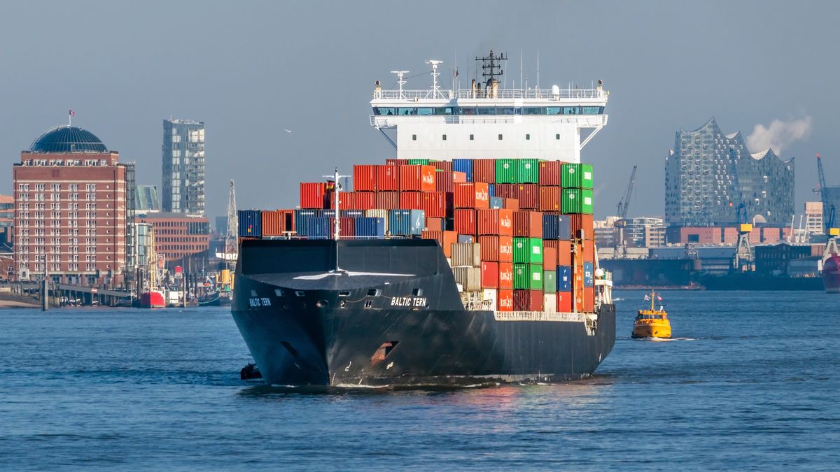hamburg, germany, harbor, container ship, shipping, baltic tern, blue, bow, bulk, business, cargo, container, day, elbe, equipment, europe, export, freight, heavy, industrial, industry, large, nautical, ocean, port, river, sea, ship, sky, tanker, transport, transportation, vessel, water