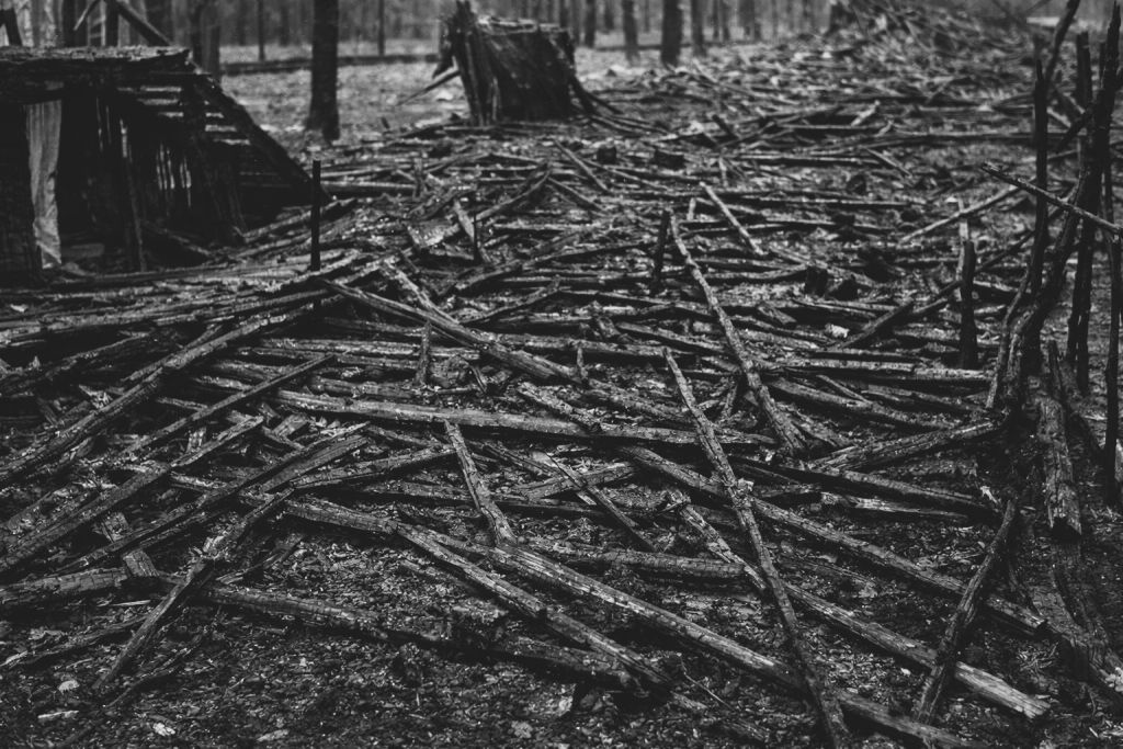 Fotografia z miejsca zdarzenia, która ukazała się w "Echo Krakowa" (296/1968) - poprawiona przy użyciu AI.