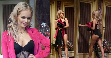 Powabna Olga Kalicka prezentuje swoje wdzięki na scenie w teatrze (FOTO)