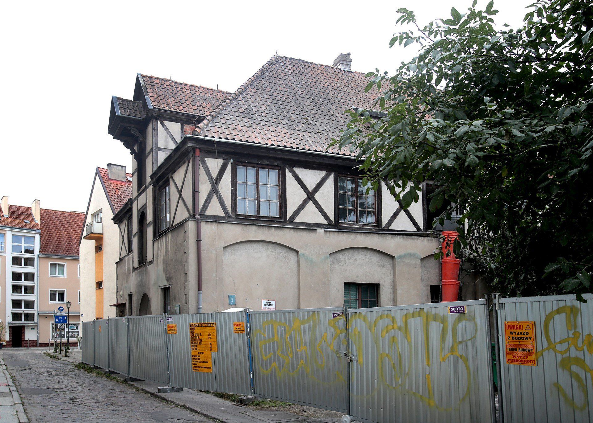 W opuszczonym przez lata budynku ujeżdżalni przy Zamku Książąt Pomorskich w Szczecinie powstanie restauracja i hotel