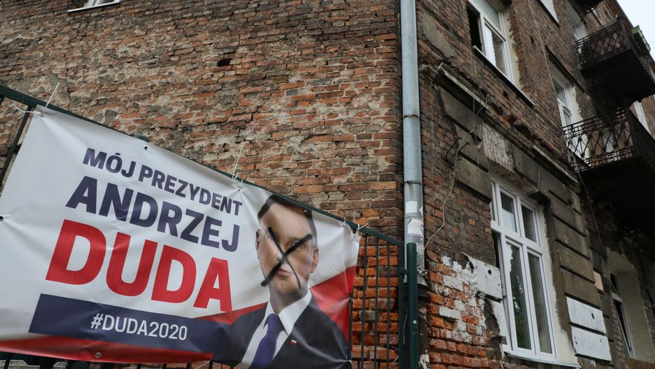 Wyrok za nieważenie Andrzeja Dudy. Karą prace społeczne (zdjęcie ilustracyjne)