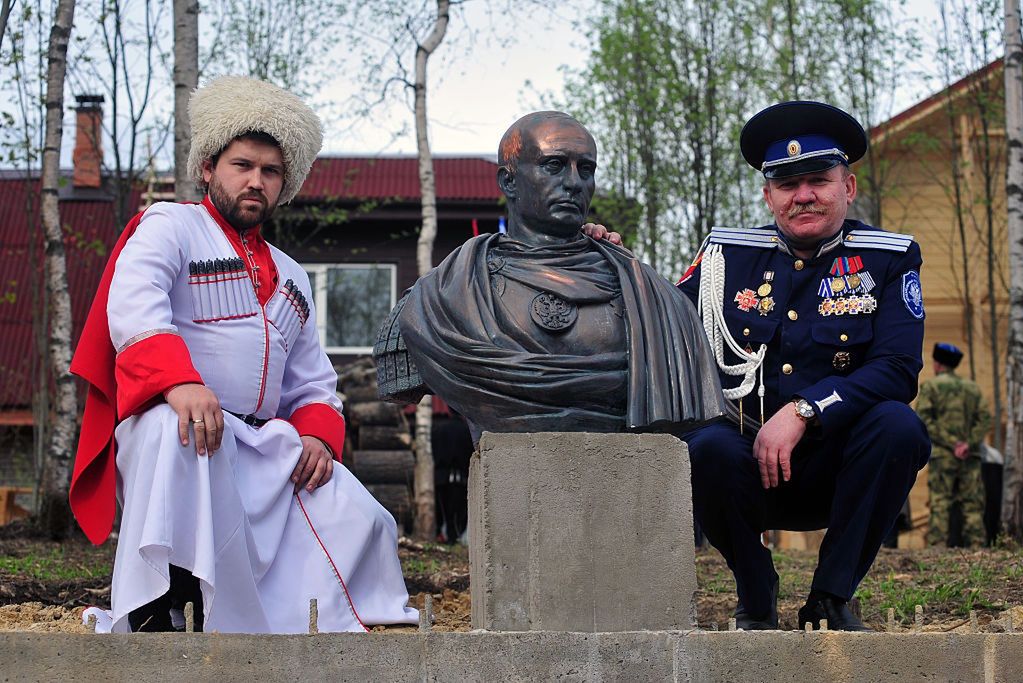 "Sataniści, Ukronaziści i zły Zachód". Taki kłamliwy obraz wojny Kreml chce pokazać Rosjanom