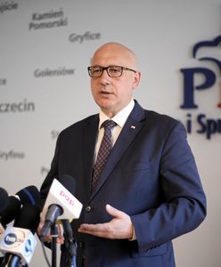 Program "Batory". Joachim Brudziński przeprasza za wpis o "popaprańcach"