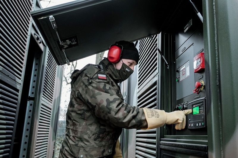 Obok szpitala tymczasowego w Lublinie stanęła elektrownia polowa