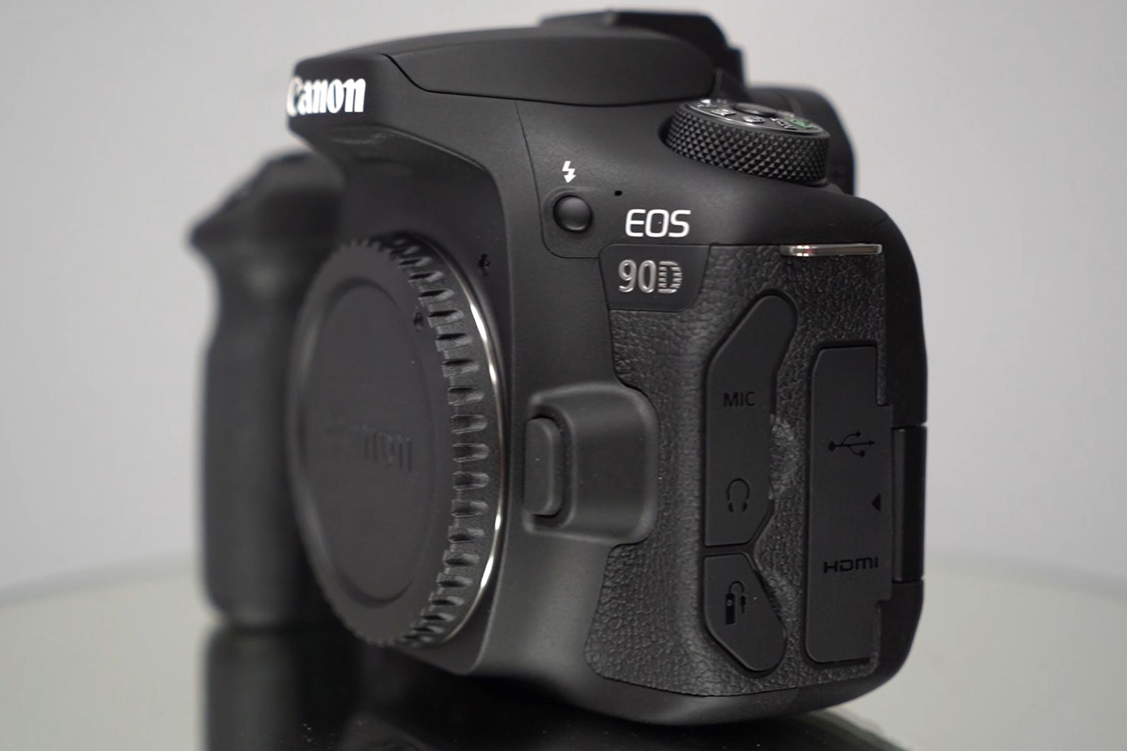Canon EOS 90D: Co znajdziemy w pudełku? [Unboxing] 2