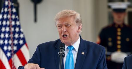 Pocisk uderzył w statek w cieśninie Ormuz. Trump o cenach paliw [DZIAŁO SIĘ W NOCY]