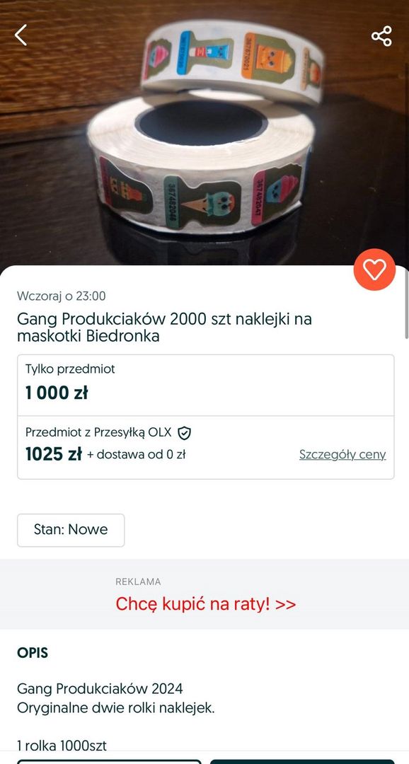 Ktoś sprzedaje naklejki na maskotki do Biedronki.