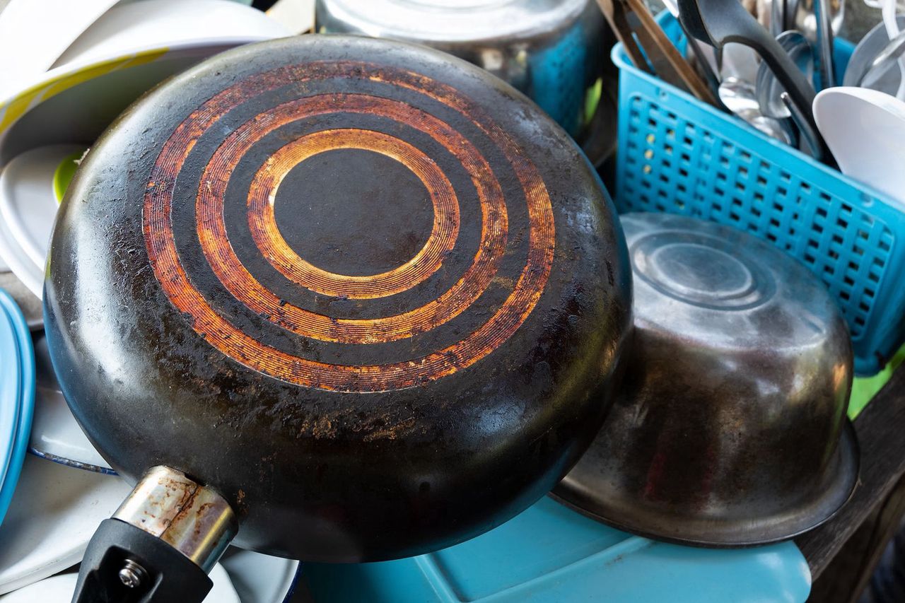 Eco-friendly paste revives scorched cookware with ease