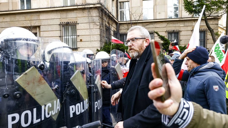 Strajk generalny rolnik�w w Warszawie
06.03.2024. Warszawa. Strajk generalny rolnikow w Warszawie. Fot. Filip Naumienko/REPORTER 
N/z: Grzegorz Braun
Filip Naumienko/REPORTER