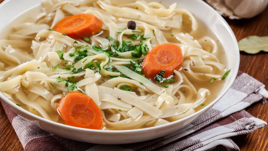 Domowy rosół z makaronem