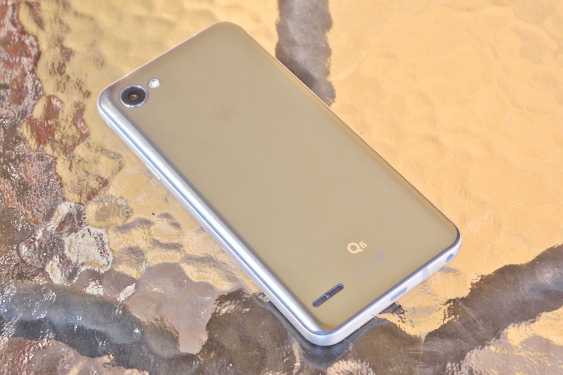 LG Q6 - czy warto go kupić po spadku ceny? [TEST] 3