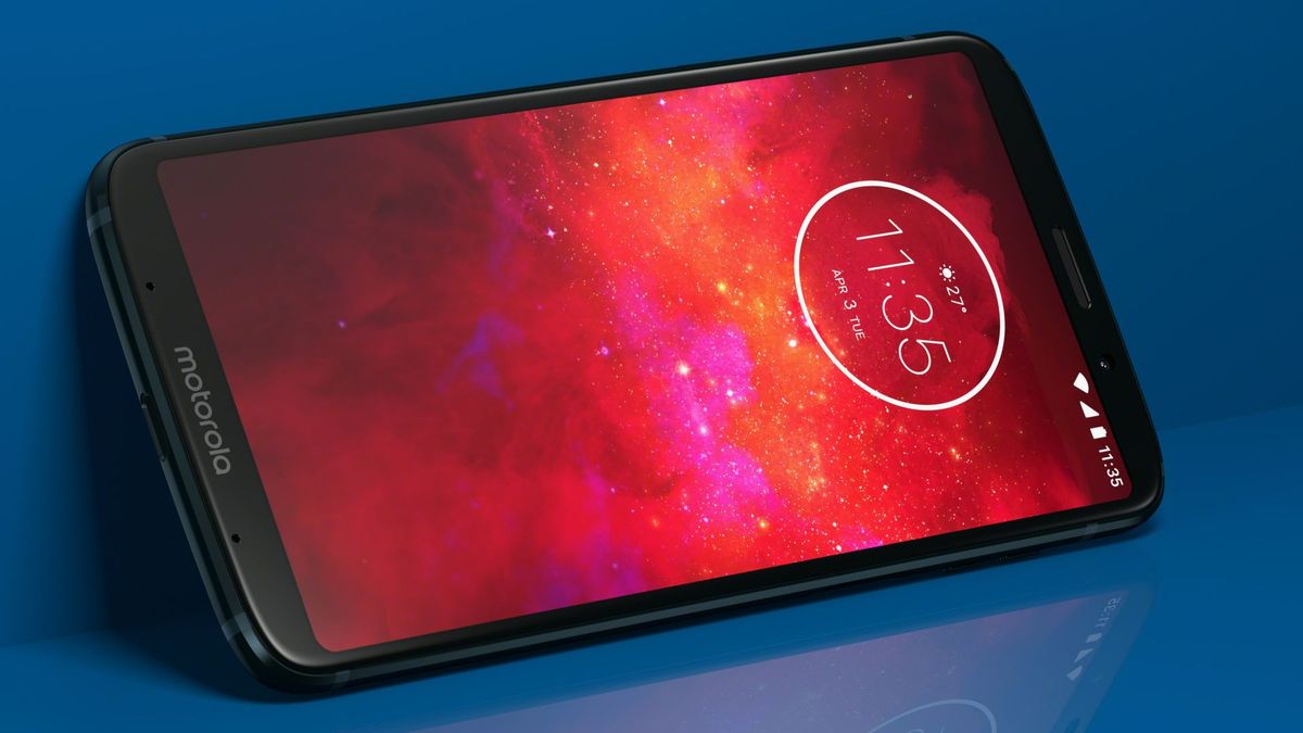 Motorola Moto Z3 Play oficjalnie. Modny ekran 18:9 dodatkiem do podwójnego aparatu i modułów 1