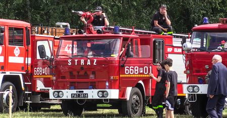IX Ogólnopolski Zlot Samochodów Pożarniczych i Zabytkowych w Zakrzewie rozpoczęty!
