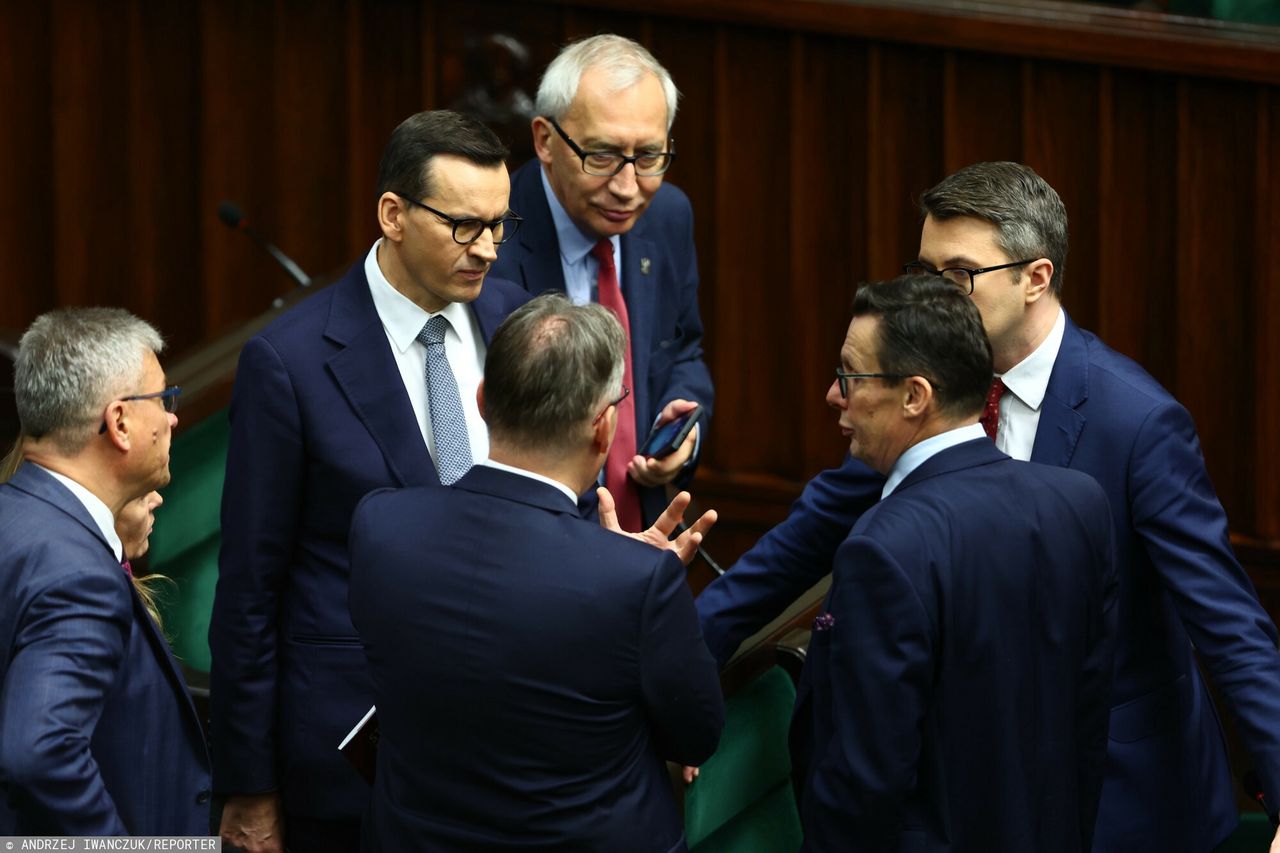 Samotność Morawieckiego. "Nikt nie chce brać udziału w tym cyrku"