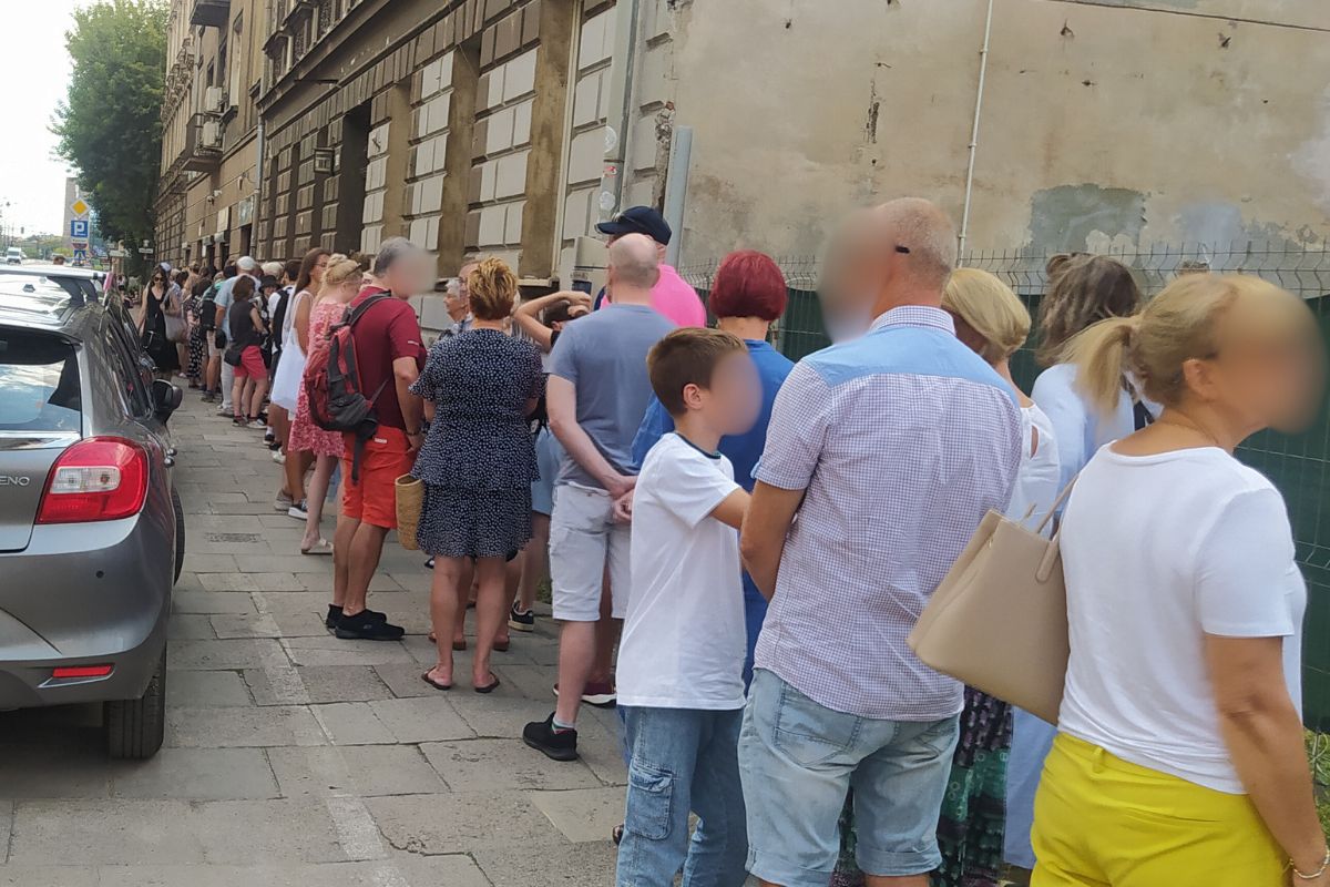 Kolejka do lodziarni na Starowiślnej 