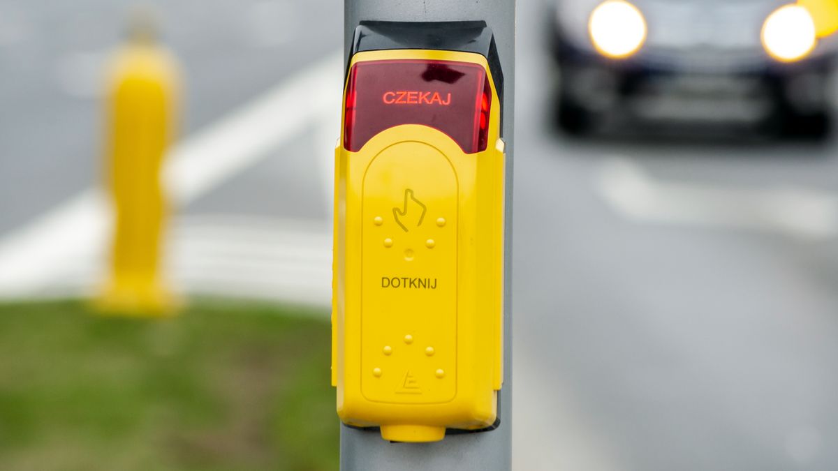 Przycisk przy sygnalizacji świetlnej