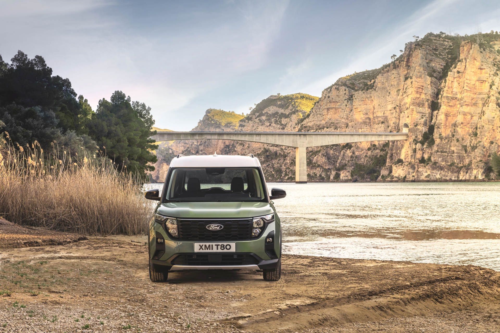 Ford E-Tourneo Courier