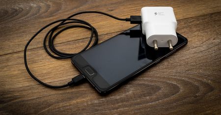 Quick Charge 5.0 na horyzoncie: nowa generacja szybkiego ładowania znacznie przyspieszy