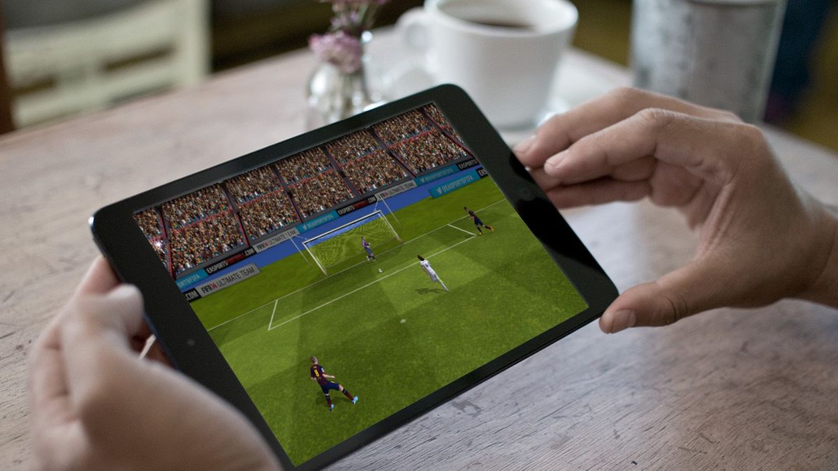 FIFA 14 na iOS i Androida już jest, i to za darmo. Prawie 1