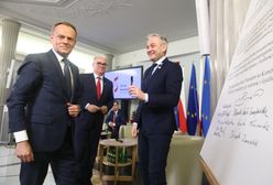 Tusk ma się spotkać z liderami partii opozycyjnych. Trwa dopinanie "paktu senackiego" po burzy Biedronia