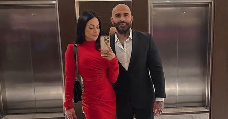 Nazywają go "pantoflarzem". Zobacz, co podarował żonie