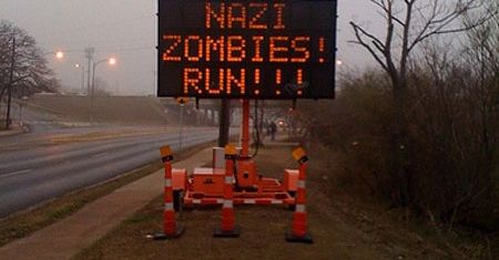 Koniec jest blisko! Zombie-naziści atakują!